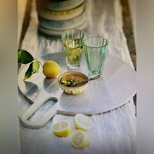 ANTHROPOLOGIE ROUND HANDLED WOODEN CHEESE BOARD LARGE NEW